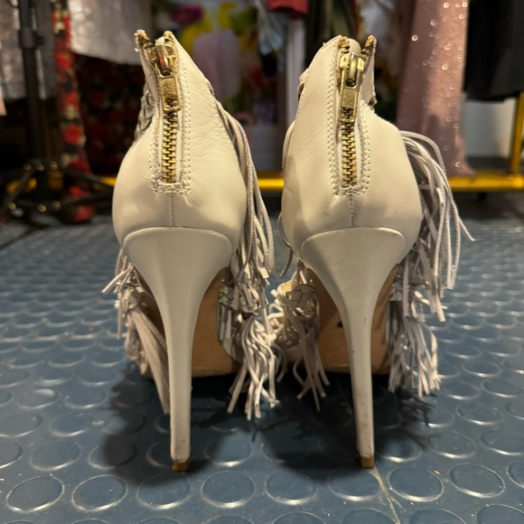 Emily B Billie in white heels - Picture 6 of 12